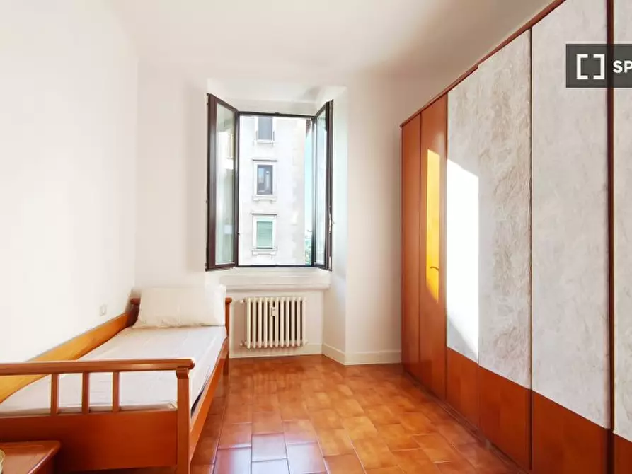 Immagine 1 di Camera condivisa in affitto  in Via Camillo e Otto Cima a Milano