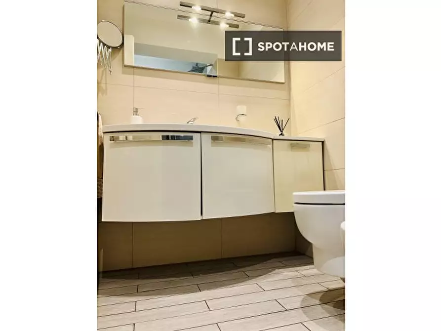 Immagine 3 di Ufficio in affitto  in Via S. Vincenzo a Genova