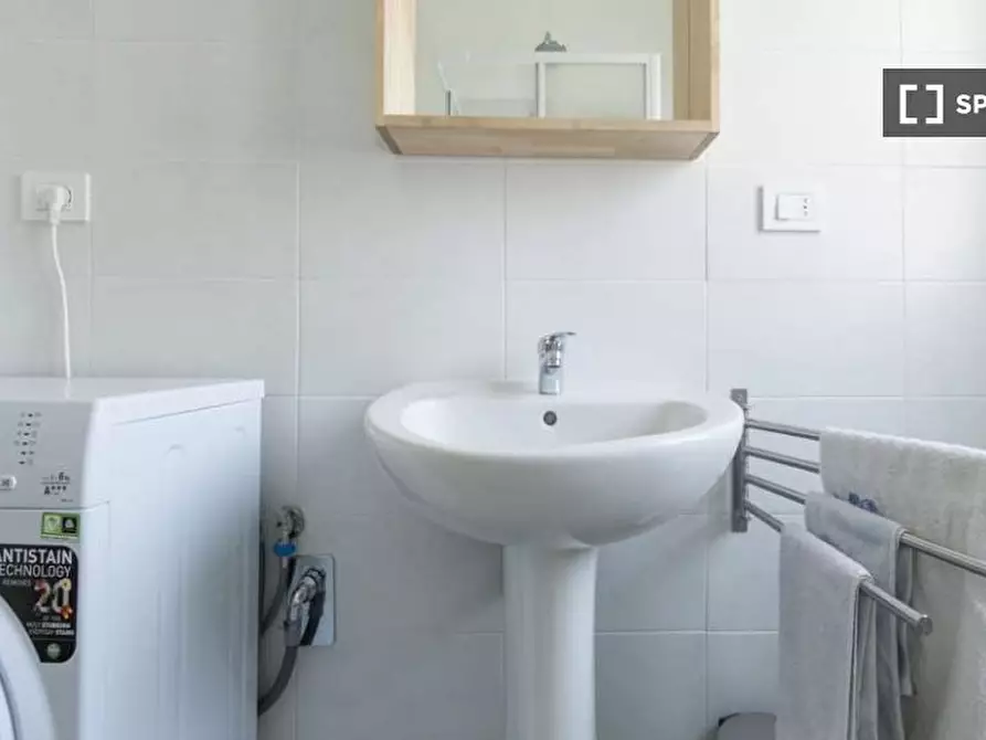 Immagine 15 di Camera condivisa in affitto  in Via della Salute a Bologna