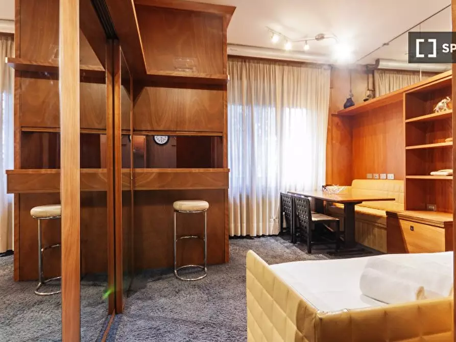 Immagine 2 di Ufficio in affitto  in Via Carlo Ravizza a Milano