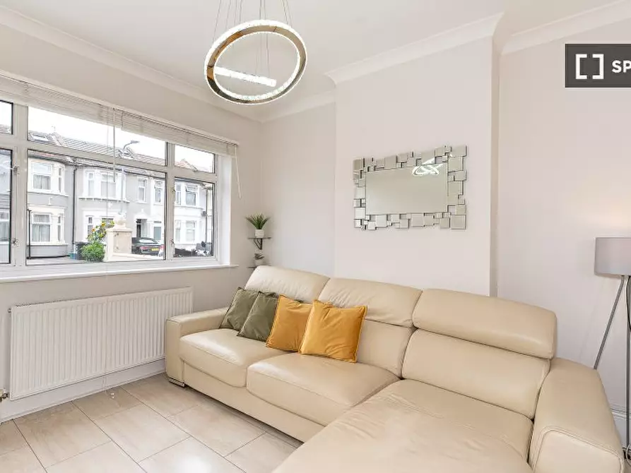 Immagine 8 di Appartamento in affitto  in Norman Rd a Ilford