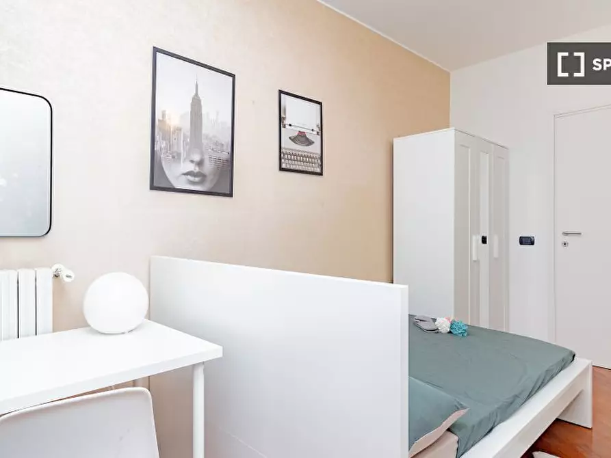 Immagine 4 di Camera condivisa in affitto  in Via Francesco Caracciolo a Milano