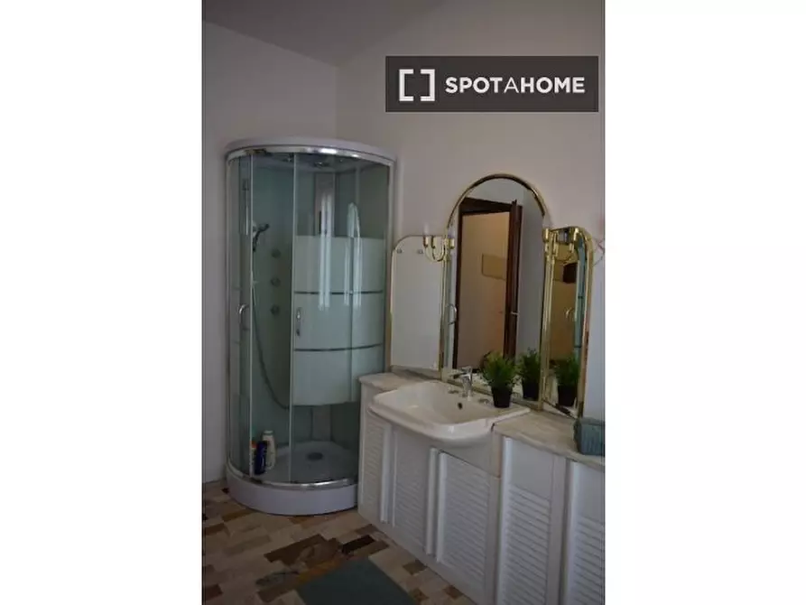 Immagine 10 di Camera condivisa in affitto  in Zadei a Brescia