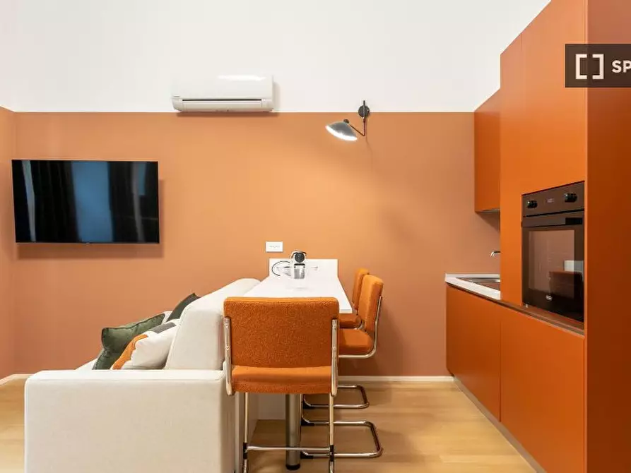 Immagine 2 di Ufficio in affitto  in Via Borromei a Milano