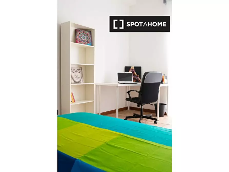 Immagine 6 di Camera condivisa in affitto  in Piazza Tancredi Galimberti a Torino