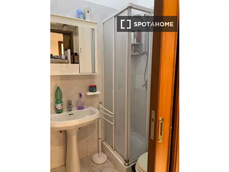 Immagine 12 di Appartamento in affitto  in Via Gian Luca Squarcialupo a Roma