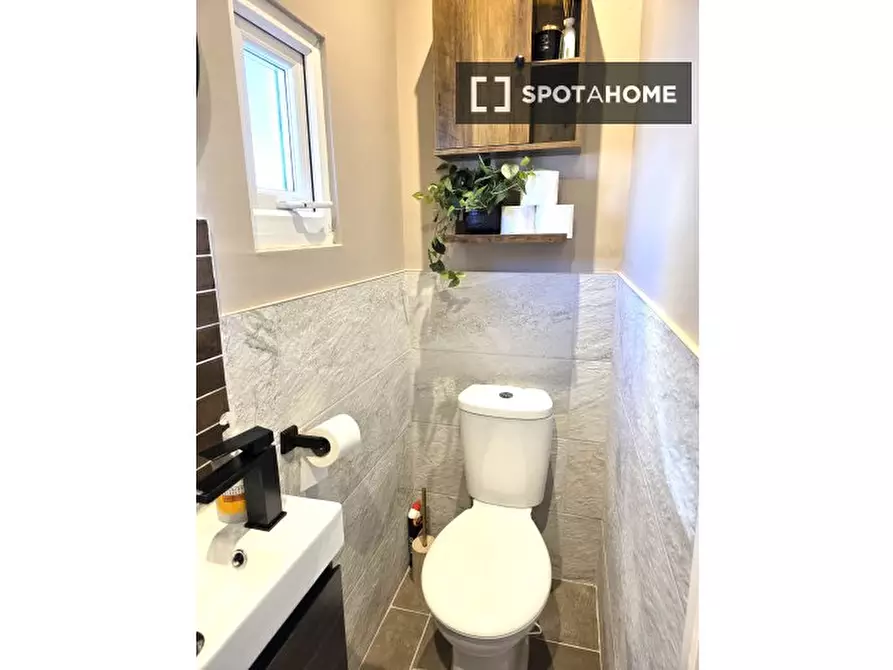 Immagine 15 di Appartamento in affitto  in Whalebone Ln N a Barking