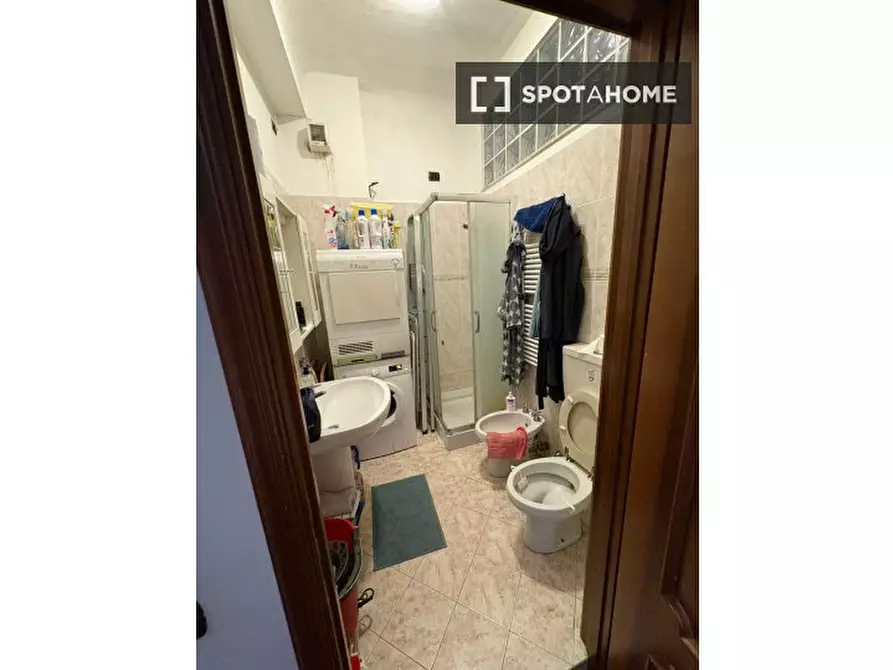 Immagine 13 di Camera condivisa in affitto  in Via Friuli a Milano