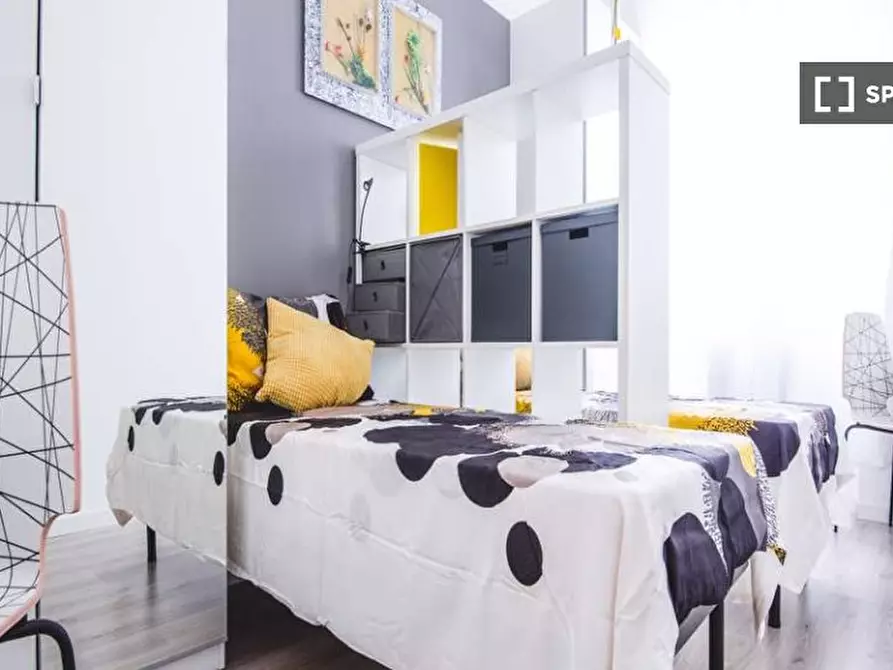 Immagine 1 di Camera condivisa in affitto  in Via Paolo Bassi a Milano