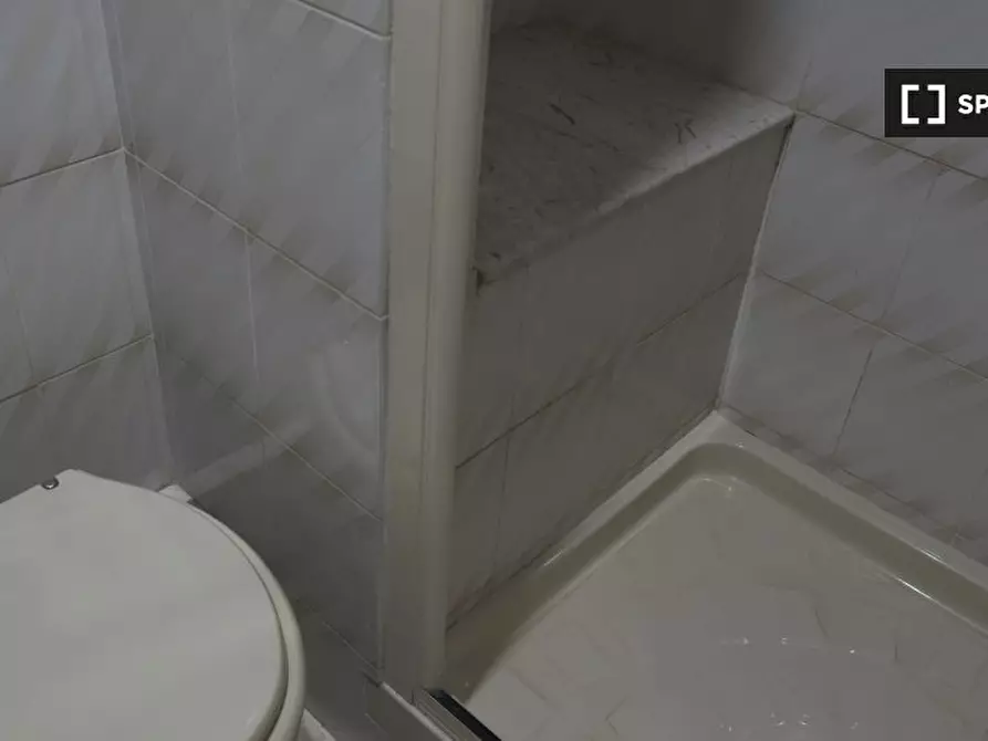 Immagine 8 di Camera condivisa in affitto  in Via Francesco Sivori a Genova