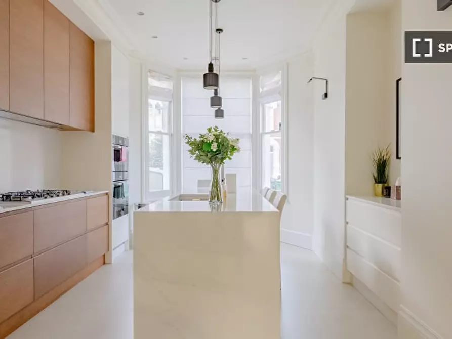 Immagine 4 di Appartamento in affitto  in Batoum Gardens a Hammersmith