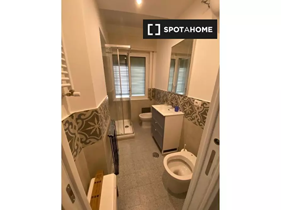 Immagine 8 di Camera condivisa in affitto  in Via Cipro a Roma