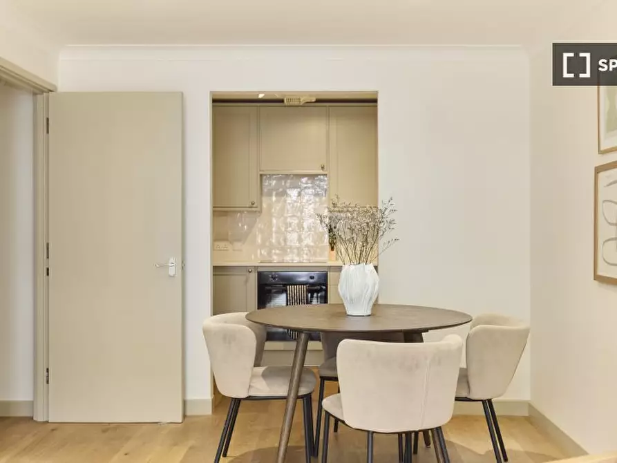 Immagine 2 di Appartamento in affitto  in Fulham Road a Hammersmith