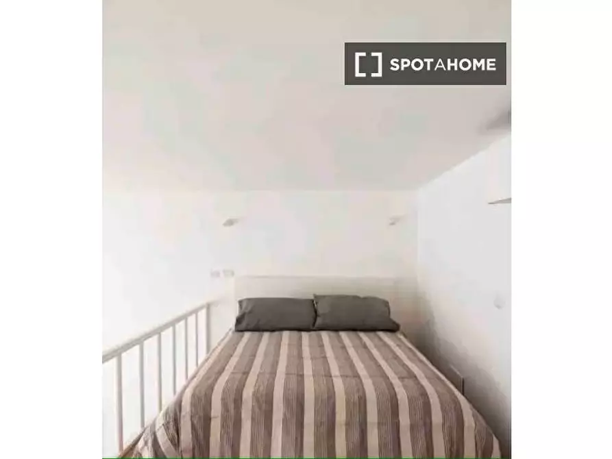 Immagine 6 di Appartamento in affitto  in Via Gregoriana a Roma