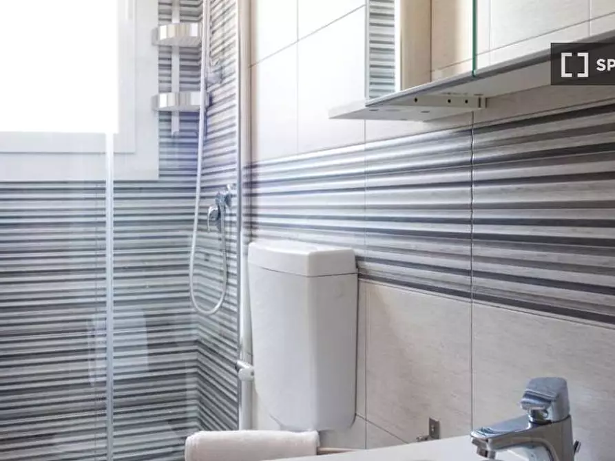 Immagine 11 di Camera condivisa in affitto  in Via Belmeloro a Bologna