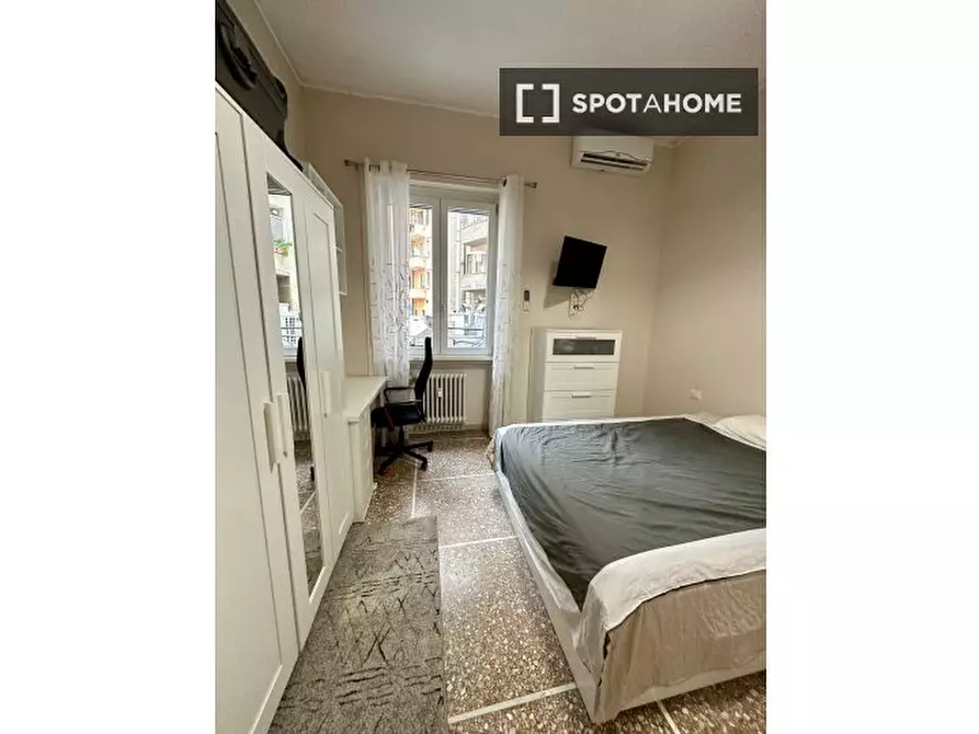 Immagine 17 di Camera condivisa in affitto  in Via Cesare Rasponi a Roma