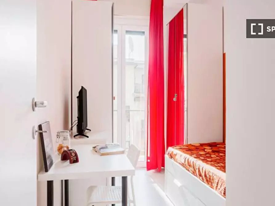 Immagine 19 di Camera condivisa in affitto  in Viale Tunisia a Milano