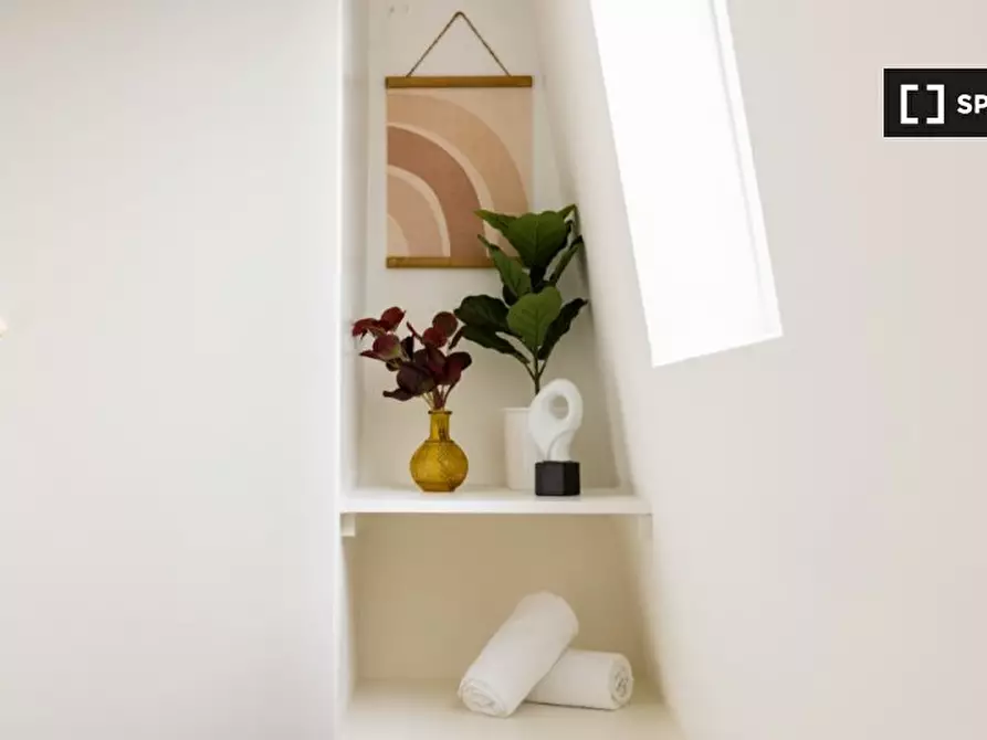 Immagine 8 di Appartamento in affitto  in Goldhawk Rd a Hammersmith