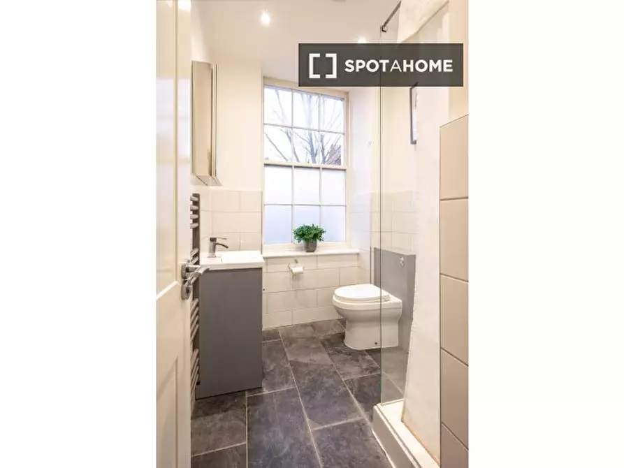 Immagine 5 di Appartamento in affitto  in flat a 
