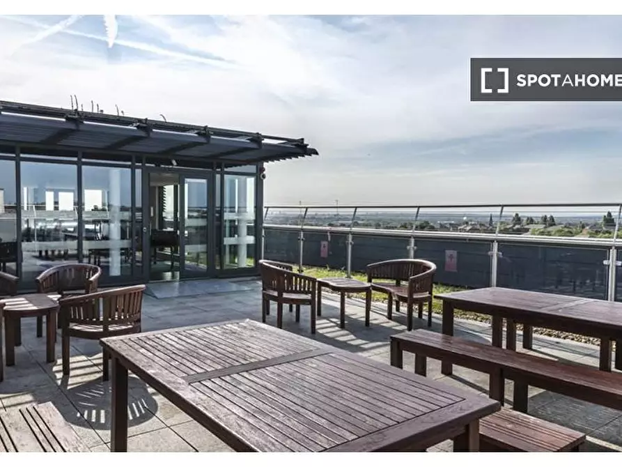 Immagine 5 di Residence in affitto  in Portal Way a Ealing