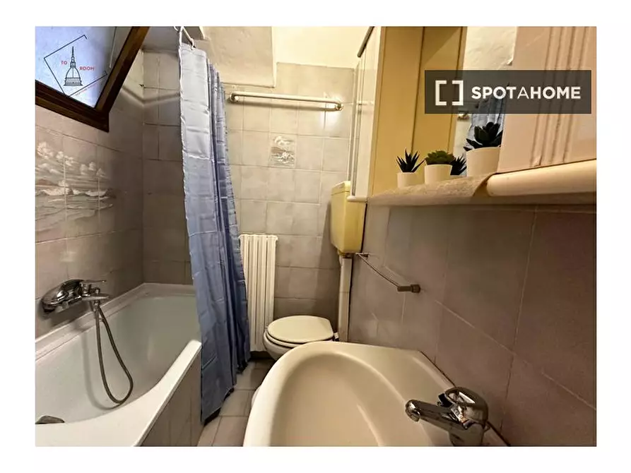 Immagine 11 di Camera condivisa in affitto  in Via Carlo Noè a Torino