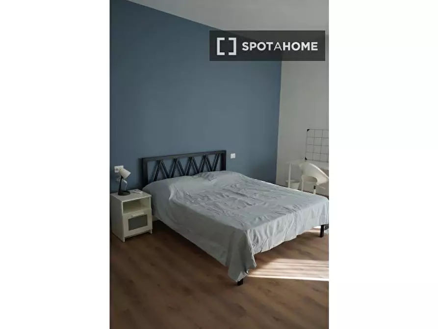 Immagine 2 di Camera condivisa in affitto  in Via Salvatore Pincherle a Roma