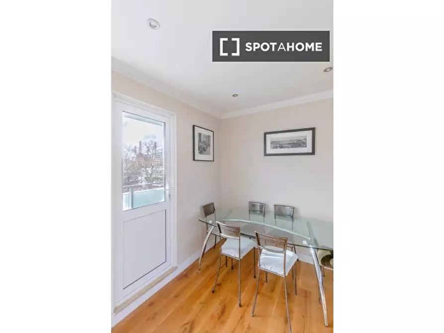 Immagine 7 di Appartamento in affitto  in Lupus St a 