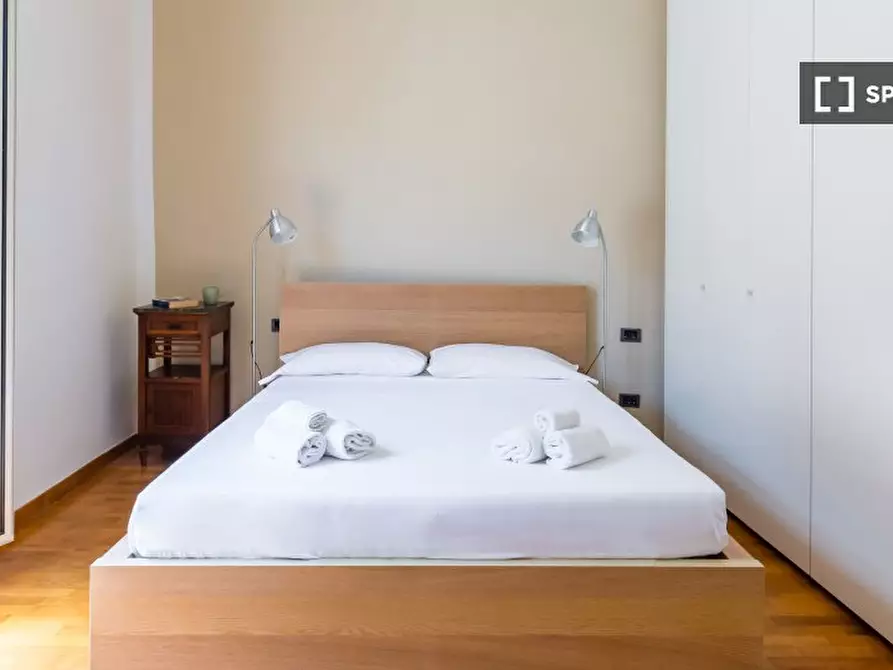 Immagine 3 di Appartamento in affitto  in Via Chiaia a Napoli