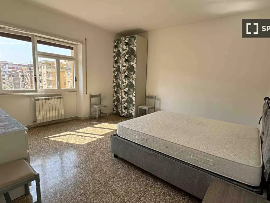 Immagine 3 di Camera condivisa in affitto  in Via Valsesia a Roma