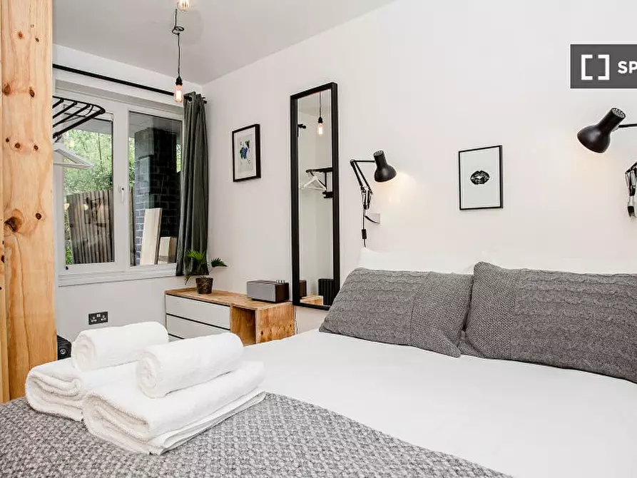 Immagine 3 di Appartamento in affitto  in Skinner St a Islington