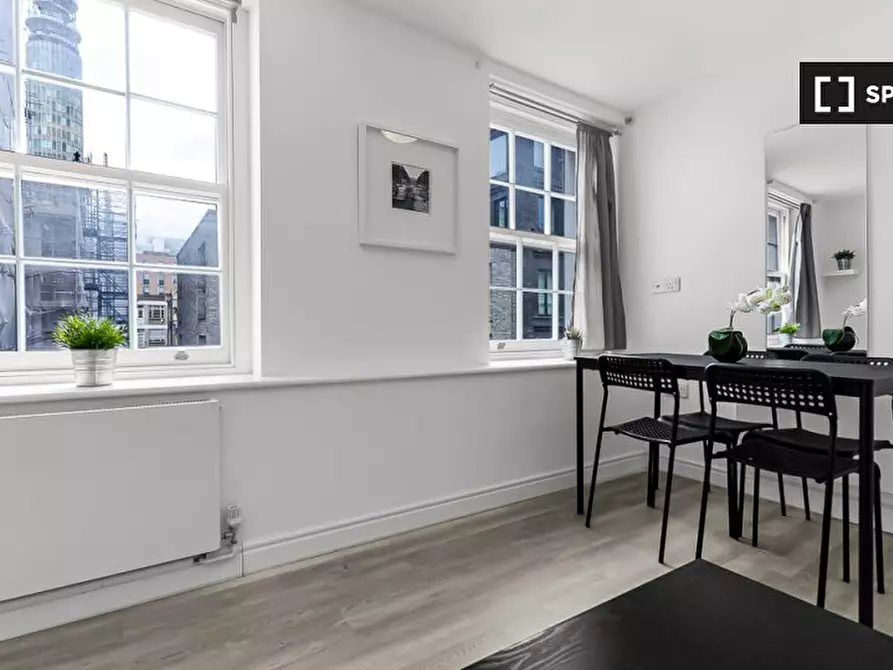 Immagine 3 di Appartamento in affitto  in Tottenham St a Camden Town