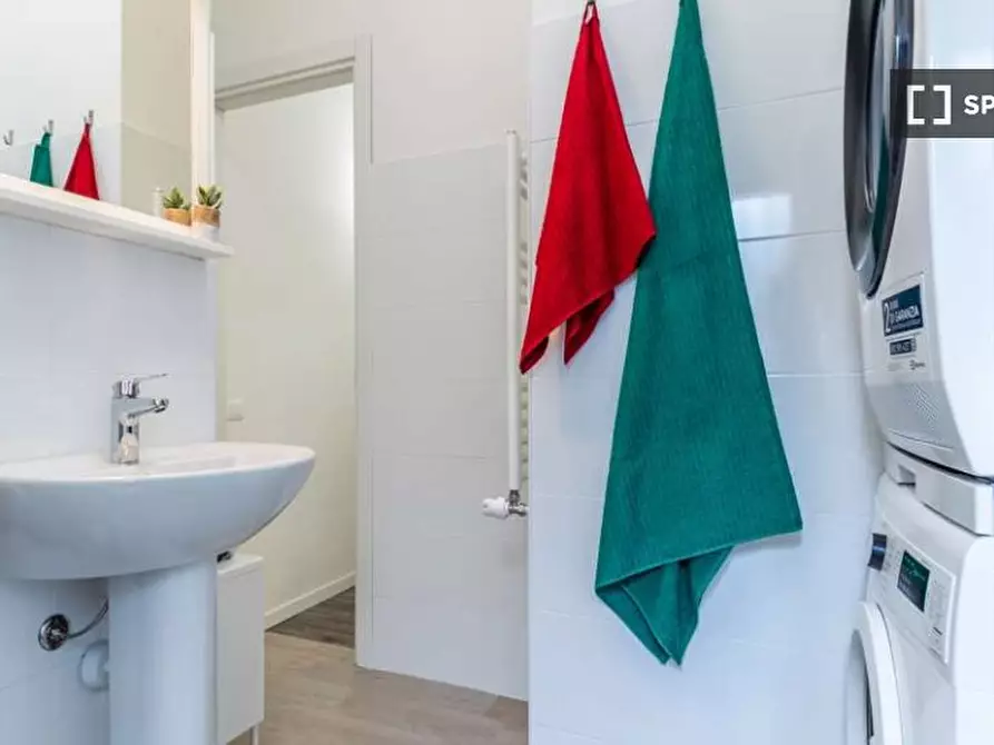 Immagine 16 di Camera condivisa in affitto  in Via Natale Battaglia a Milano