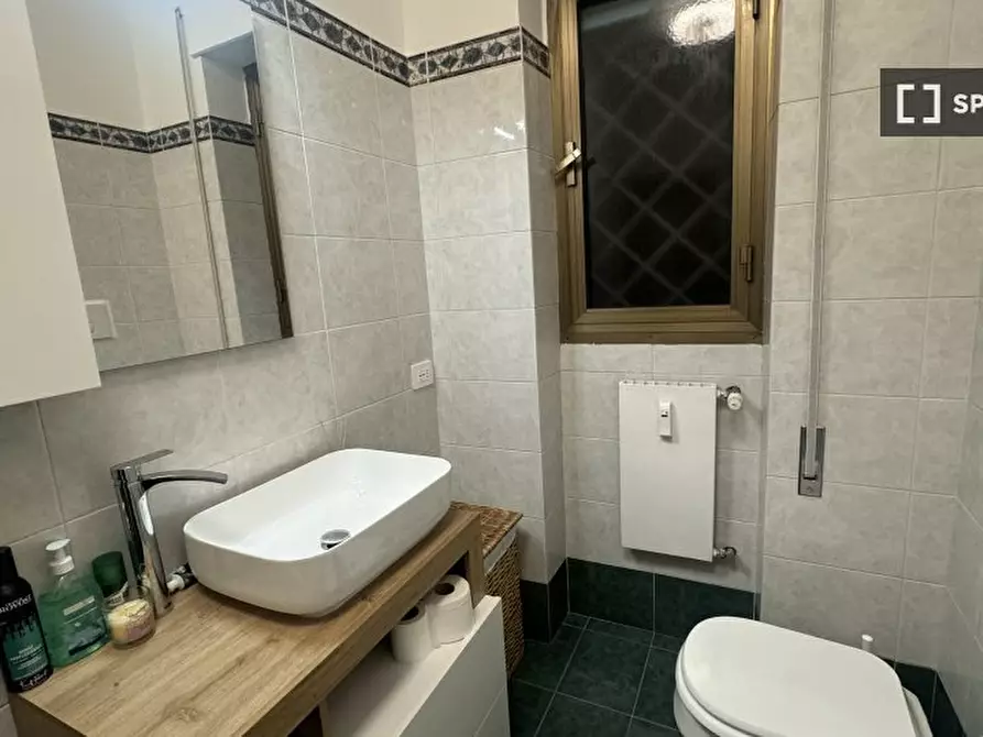 Immagine 3 di Camera condivisa in affitto  in V. Morozzo della Rocca a Roma