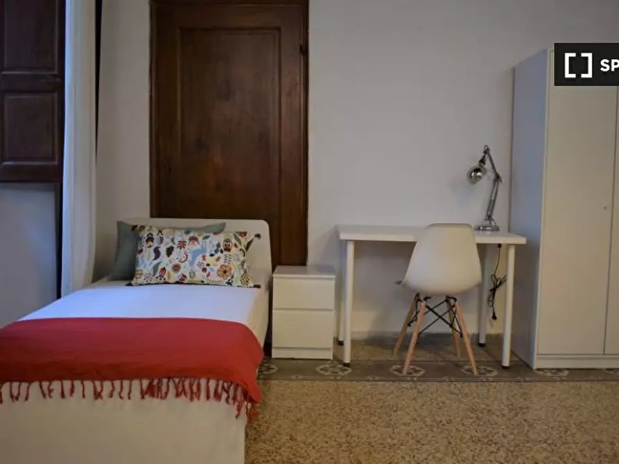Immagine 2 di Camera condivisa in affitto  in Borgo Ognissanti a Firenze