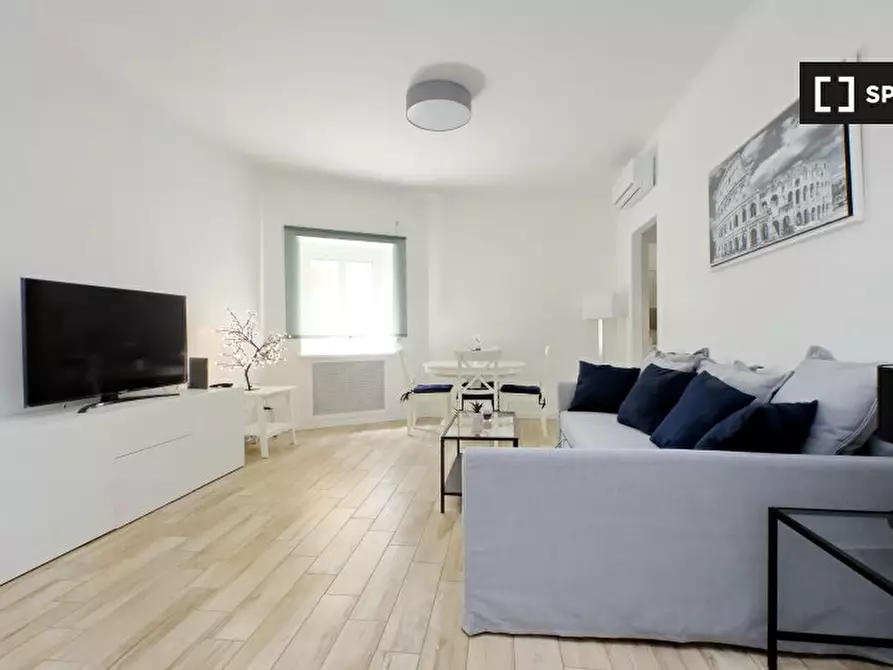 Immagine 17 di Appartamento in affitto  in Via Oderisi da Gubbio a Roma