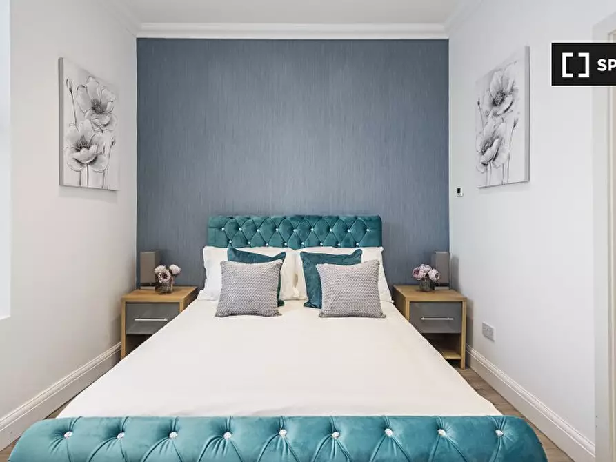 Immagine 14 di Appartamento in affitto  in Kilburn High Rd a Camden Town