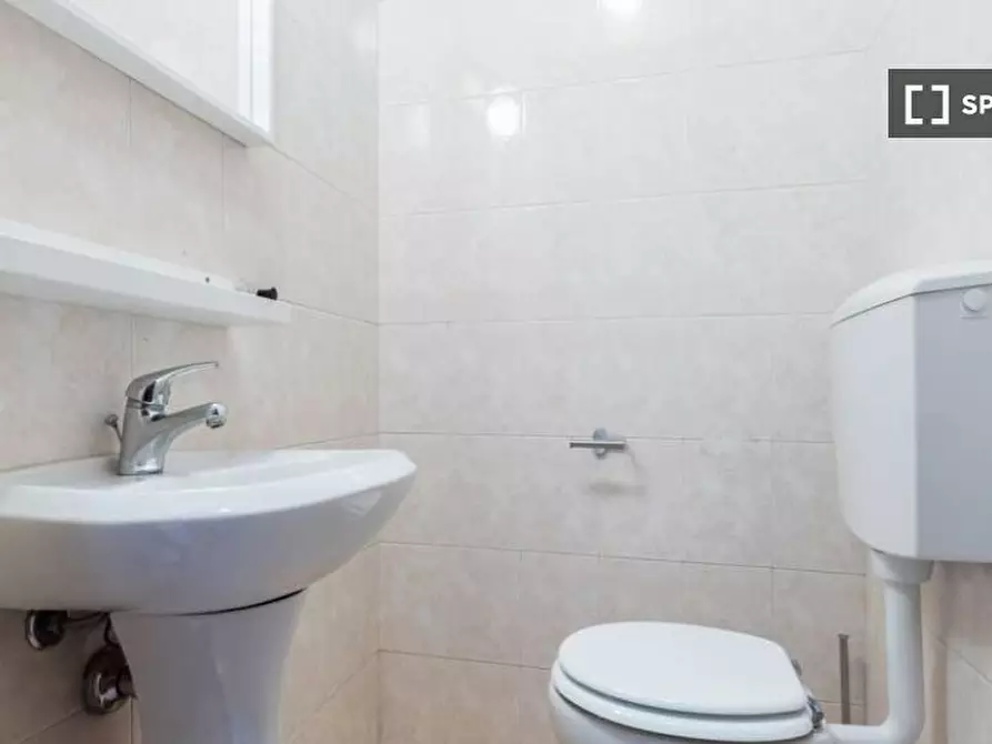 Immagine 12 di Camera condivisa in affitto  in Strada del Fortino a Torino