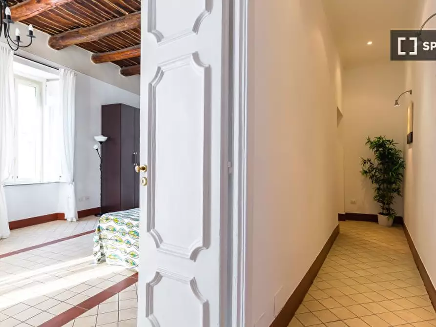 Immagine 8 di Appartamento in affitto  in Supportico Lopez a Napoli