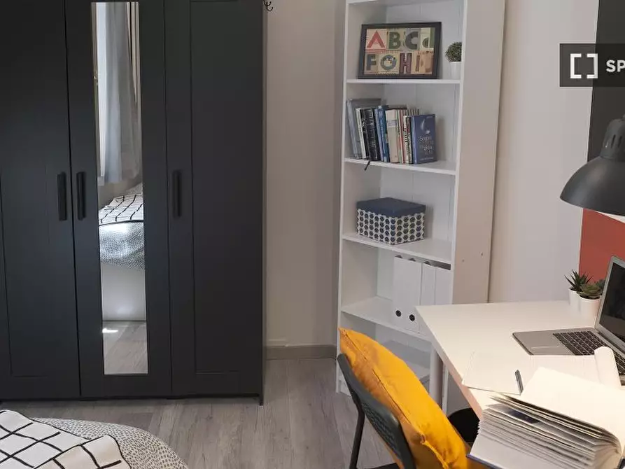 Immagine 17 di Camera condivisa in affitto  in Vico Campane a Donnalbina n. a Napoli