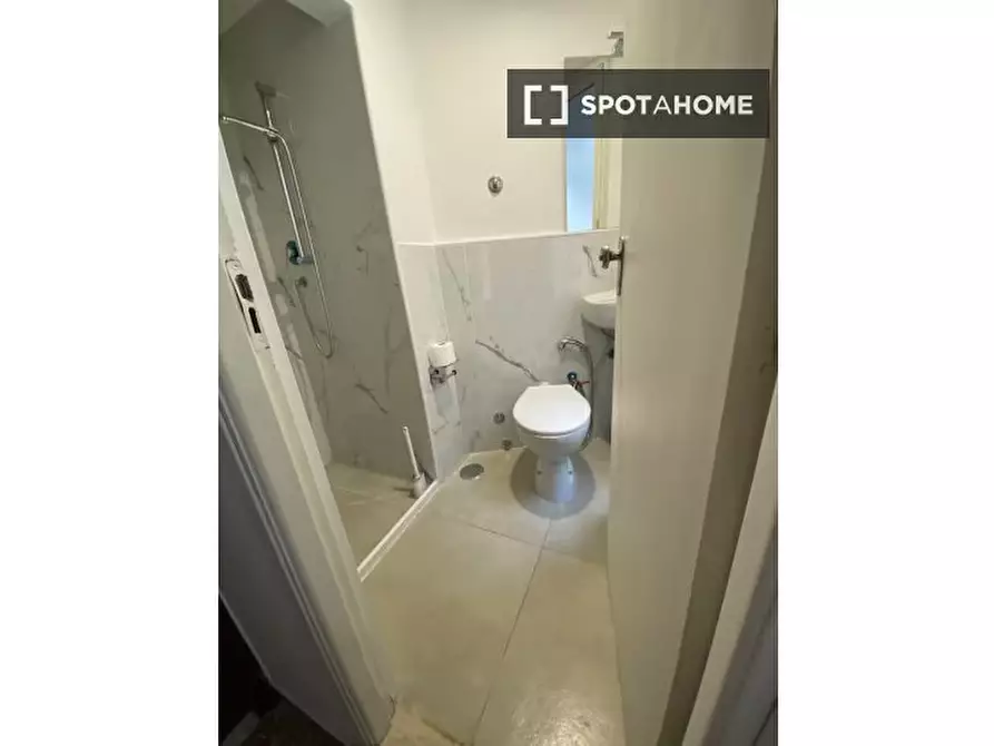 Immagine 4 di Camera condivisa in affitto  in Via Bartolomeo Borghesi a Roma