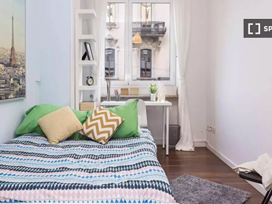 Immagine 3 di Camera condivisa in affitto  in Via Antonio Canova a Milano