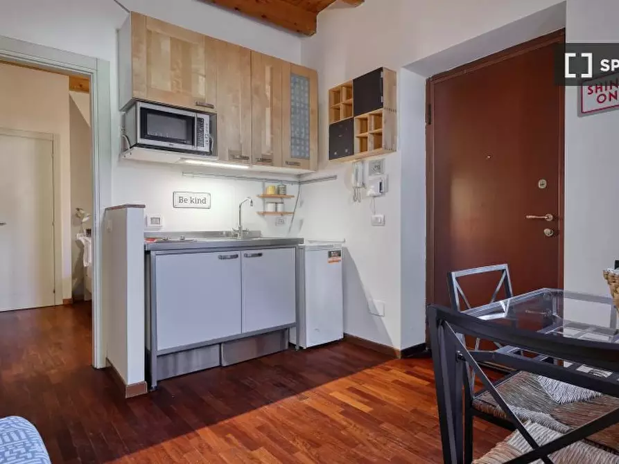 Immagine 17 di Appartamento in affitto  in Alzaia Naviglio Grande a Milano