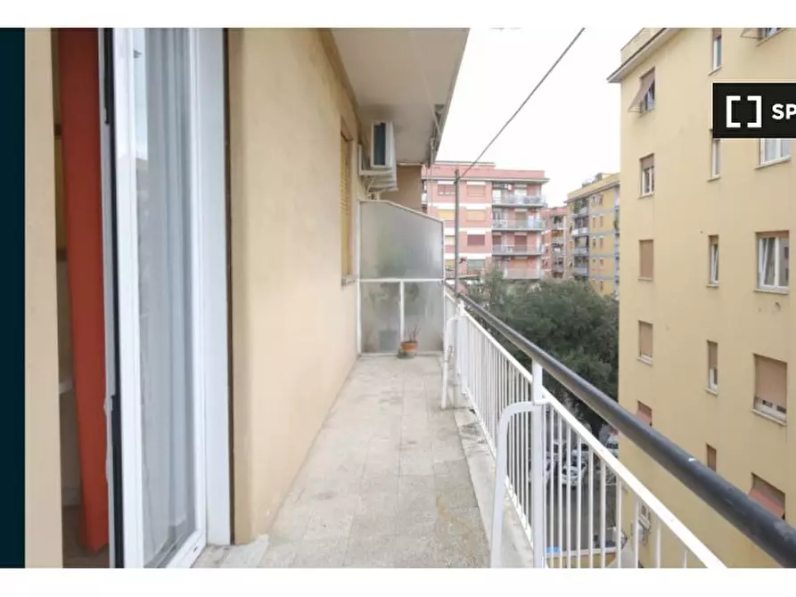 Immagine 13 di Camera condivisa in affitto  in Viale Guglielmo Marconi, 00146 Roma RM, Italy a Roma