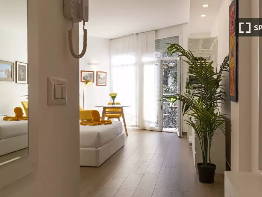 Immagine 2 di Appartamento in affitto  in Via dei Tulipani a Milano