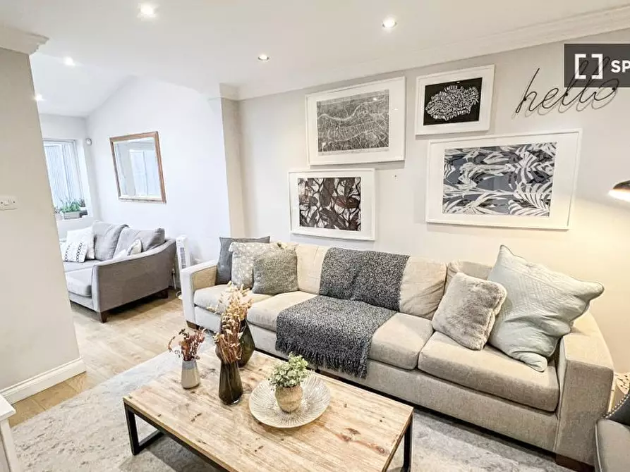 Immagine 14 di Appartamento in affitto  in Netherwood St a Camden Town