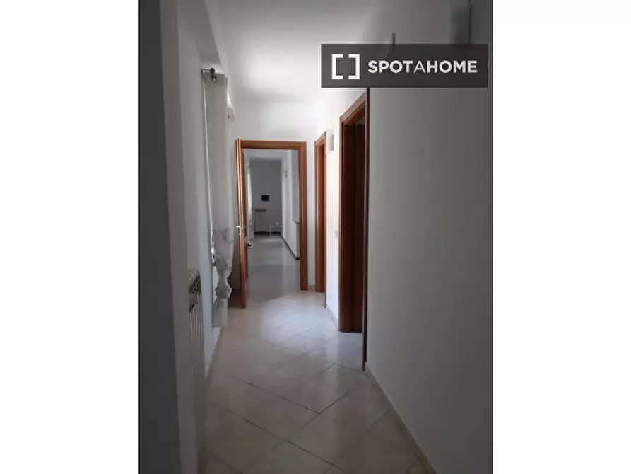 Immagine 2 di Appartamento in affitto  in Via Cassano a Napoli