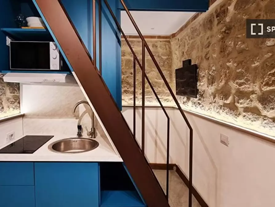 Immagine 5 di Appartamento in affitto  in Via S. Pellegrino a Napoli