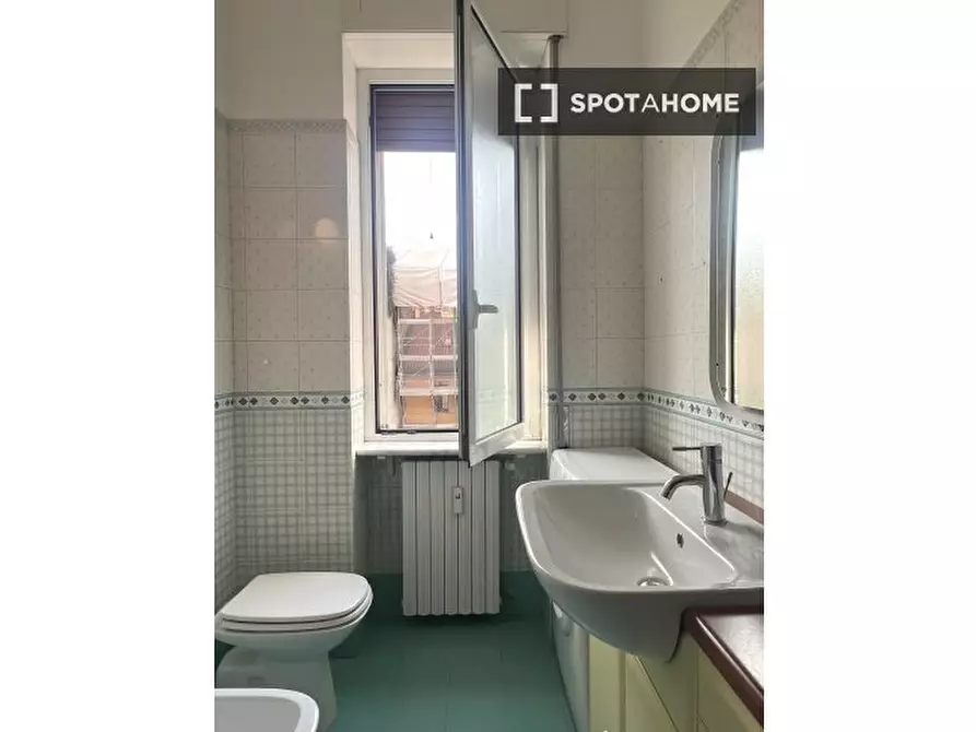 Immagine 12 di Camera condivisa in affitto  in Via Baldo degli Ubaldi a Milano