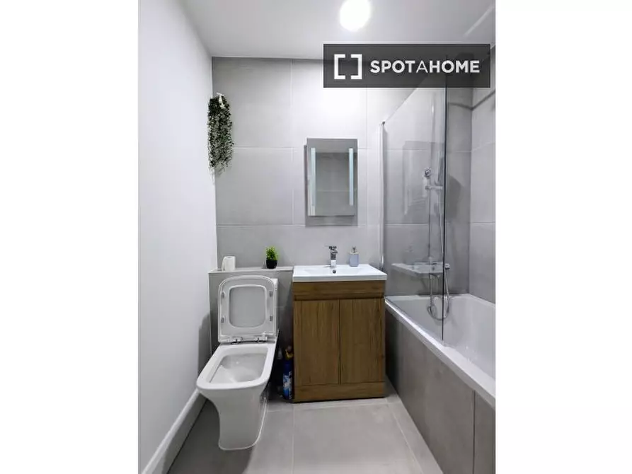 Immagine 9 di Appartamento in affitto  in Kirwyn Way a Camberwell