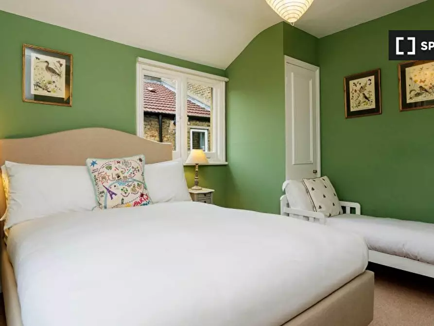 Immagine 13 di Appartamento in affitto  in Second floor flat a Hammersmith